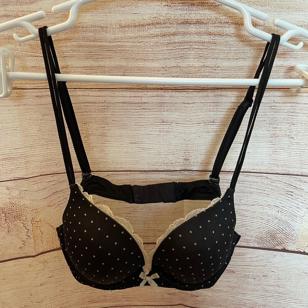Victoria’s Secret bra size 34A Black & polka dots